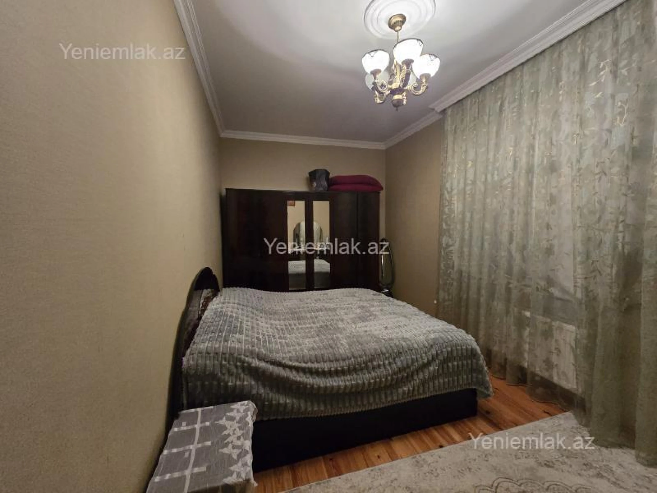 Satılır 8 otaqlı həyət evi 280 m²