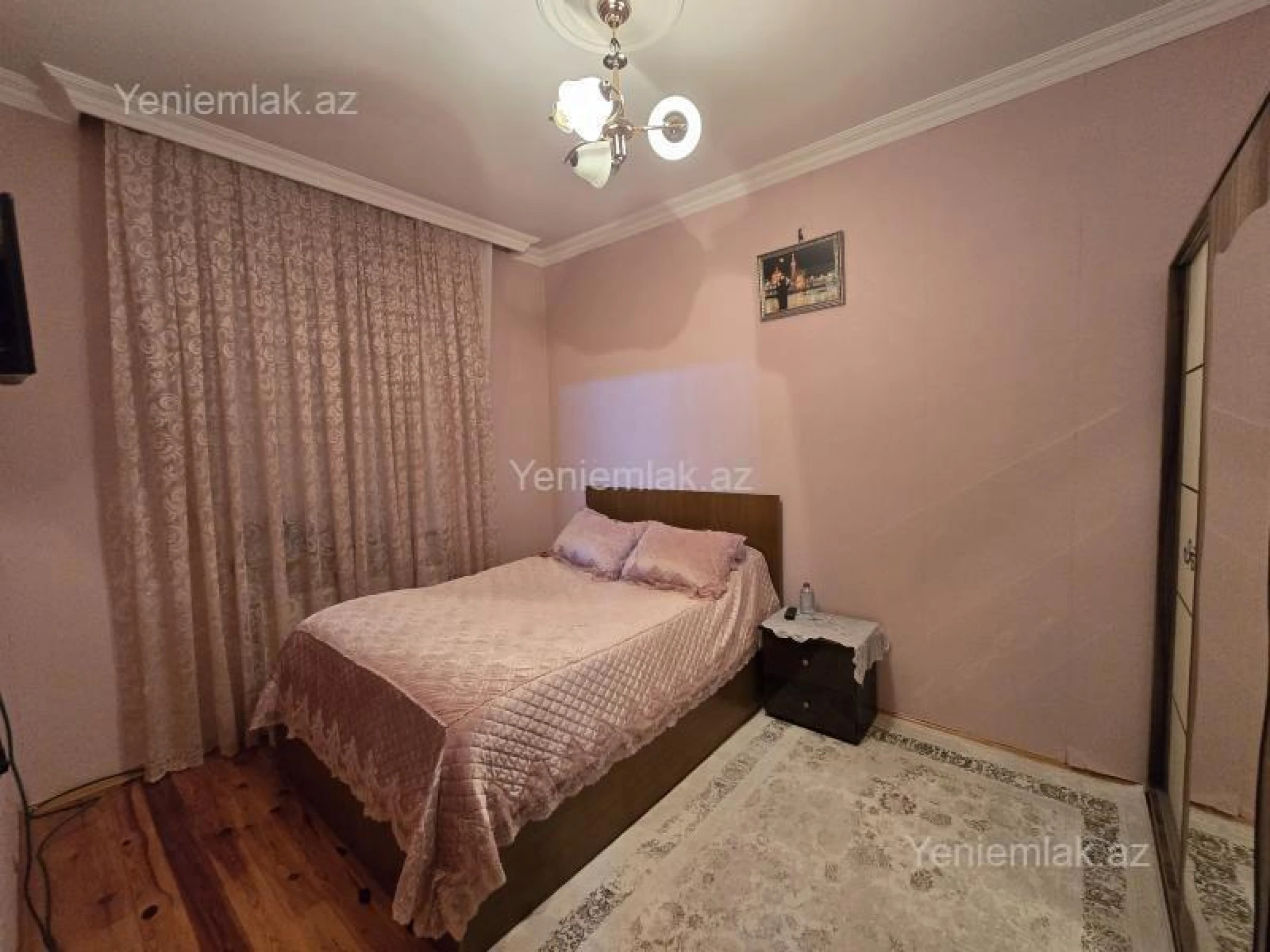 Satılır 8 otaqlı həyət evi 280 m²