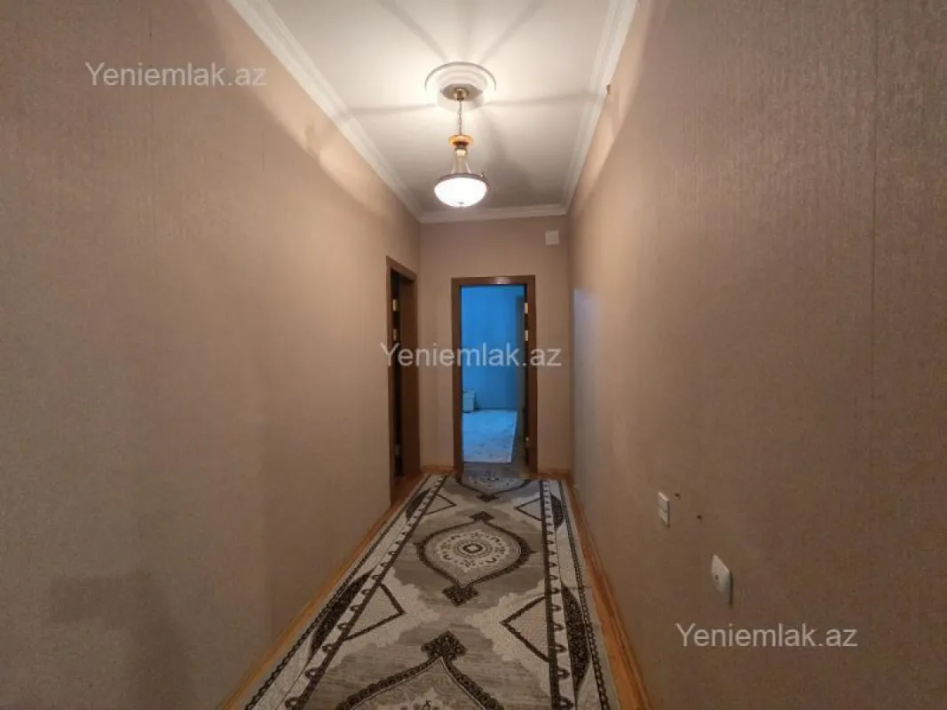 Satılır 8 otaqlı həyət evi 280 m²