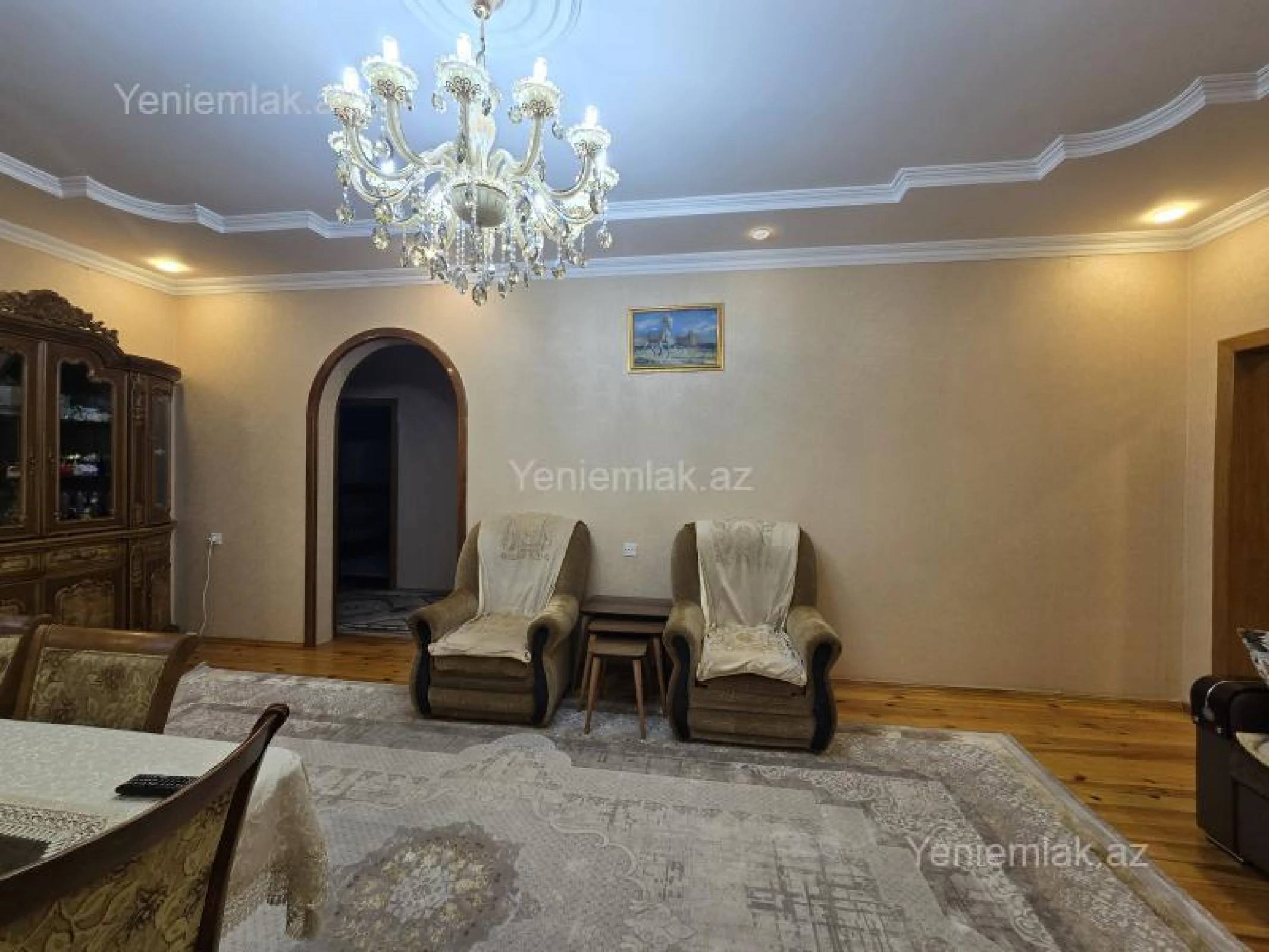 Satılır 8 otaqlı həyət evi 280 m²