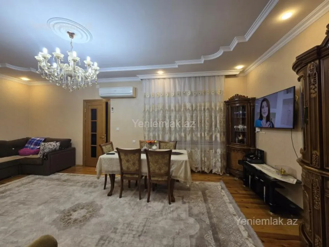 Satılır 8 otaqlı həyət evi 280 m²
