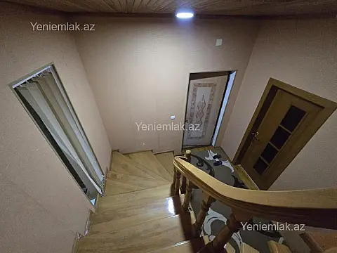 Satılır 8 otaqlı həyət evi 280 m²