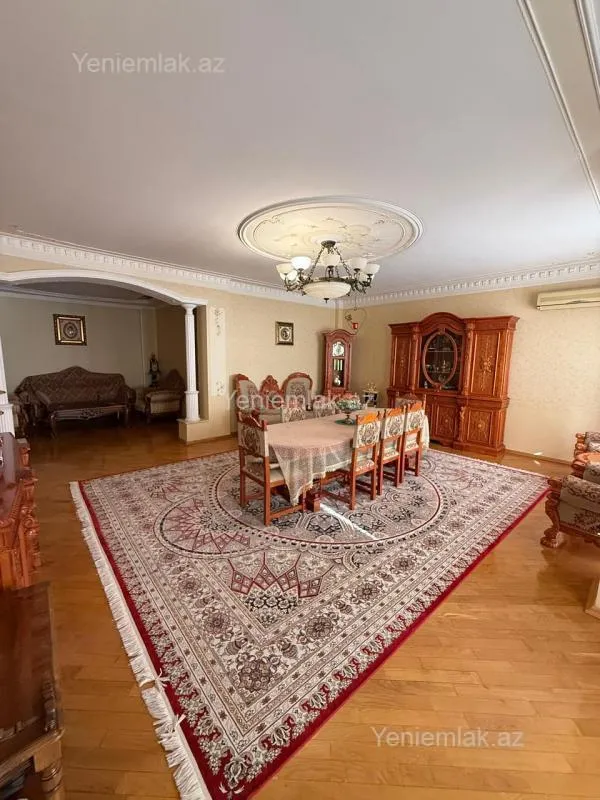 Satılır 4 otaqlı yeni tikili 200 m²