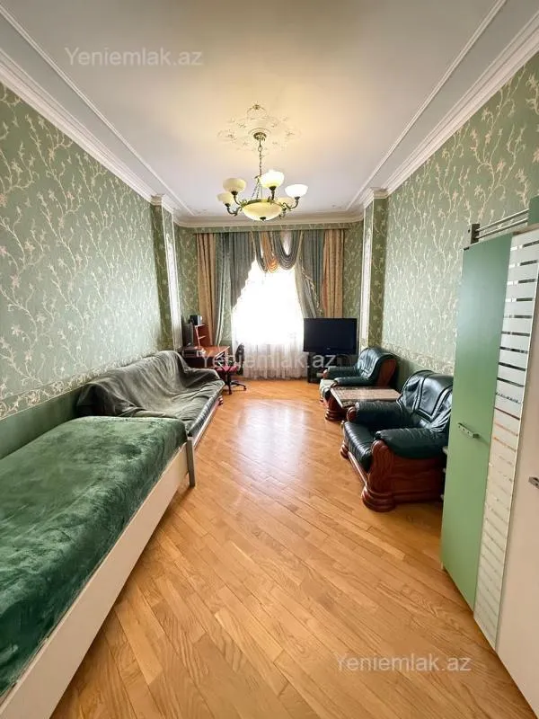 Satılır 4 otaqlı yeni tikili 200 m²