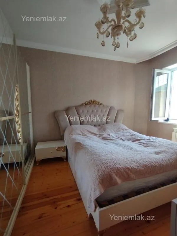 Satılır 5 otaqlı həyət evi 220 m²