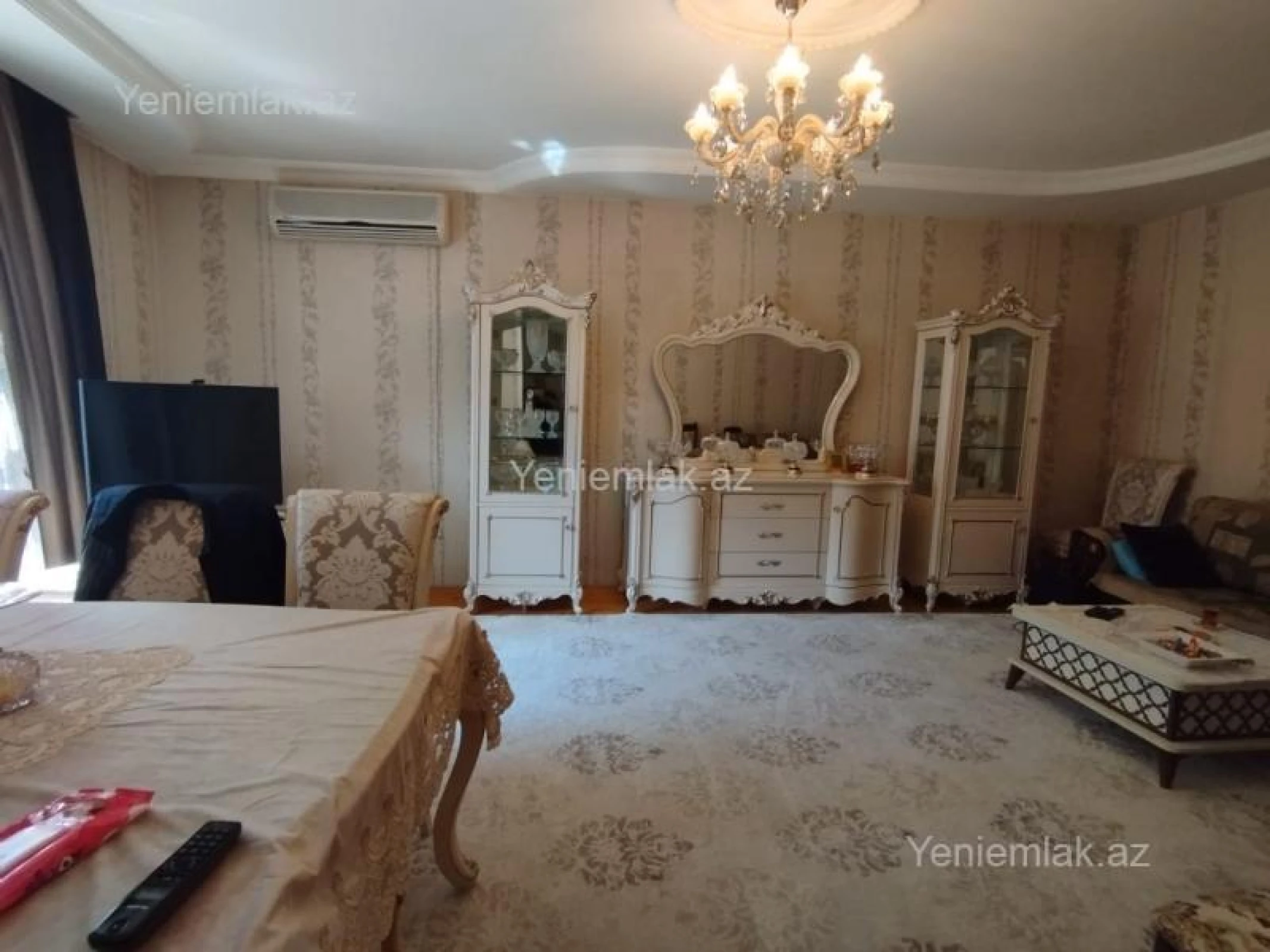 Satılır 5 otaqlı həyət evi 220 m²