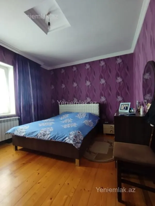 Satılır 5 otaqlı həyət evi 220 m²