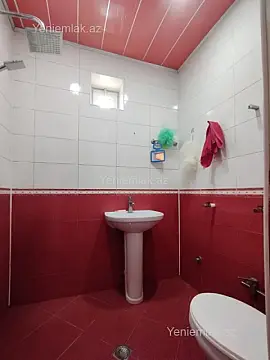 Satılır 5 otaqlı həyət evi 220 m²