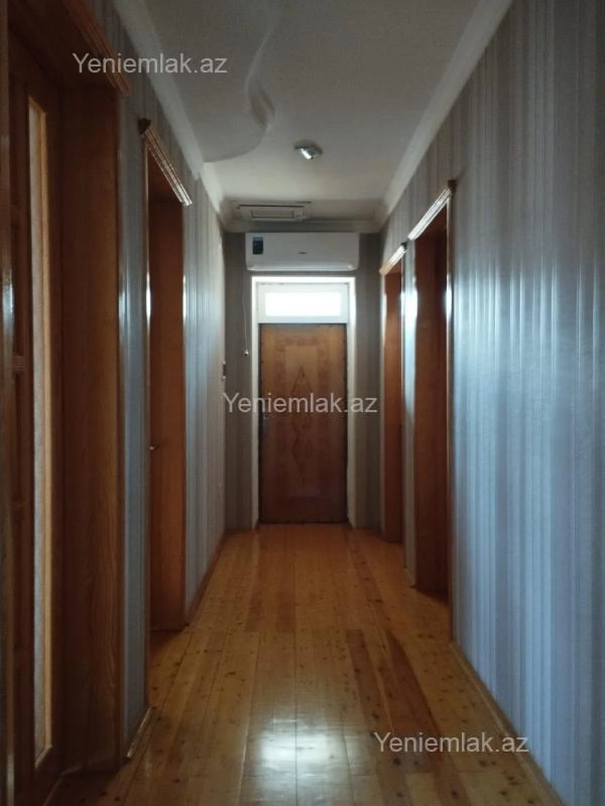 Satılır 5 otaqlı həyət evi 220 m²