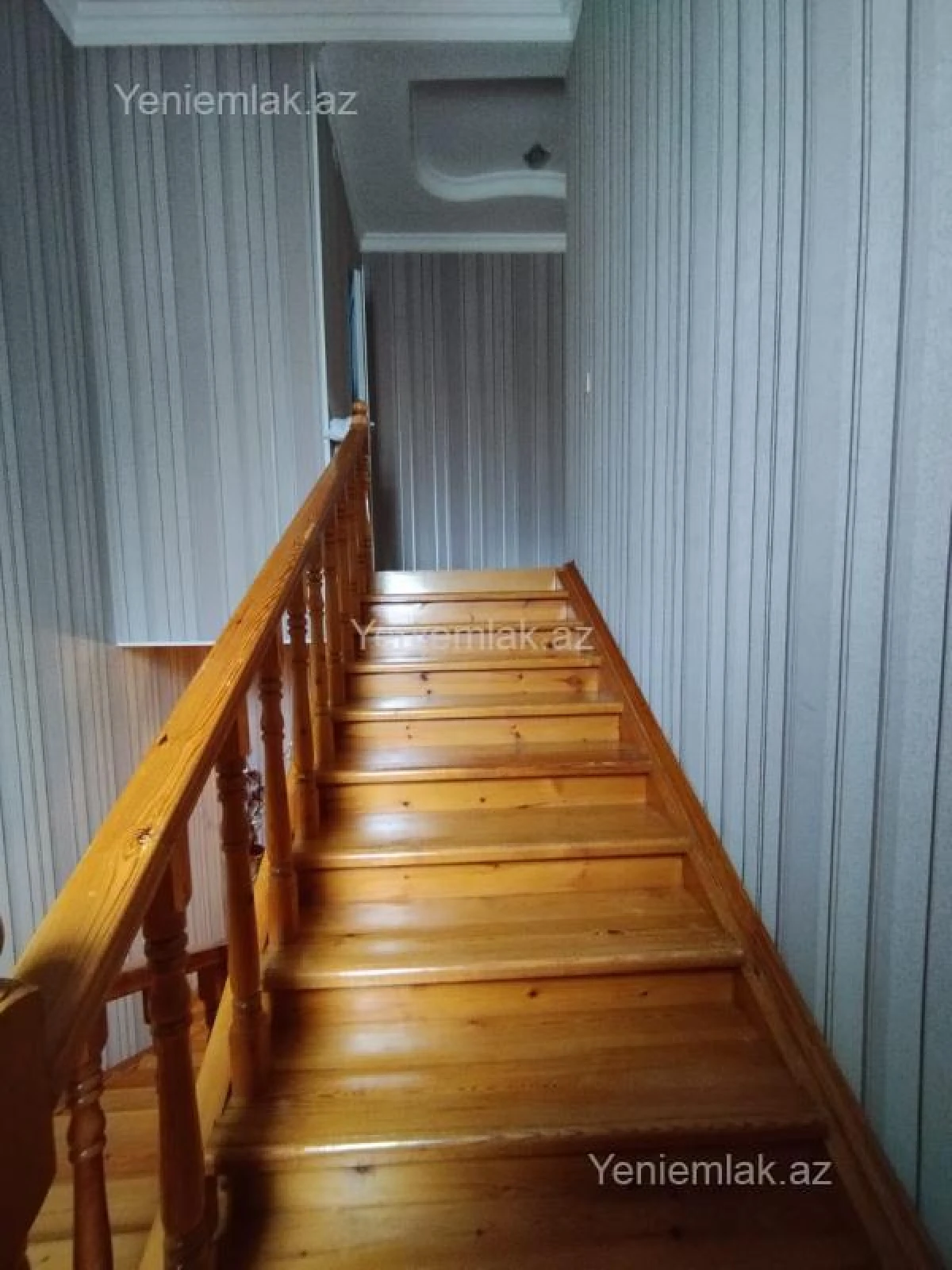 Satılır 5 otaqlı həyət evi 220 m²