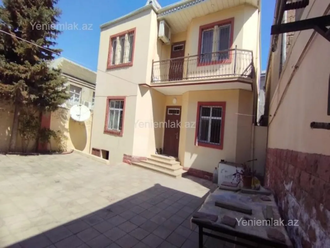 Satılır 5 otaqlı həyət evi 220 m²