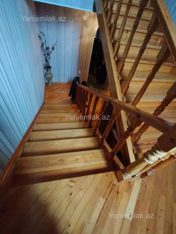 Satılır 5 otaqlı həyət evi 220 m²