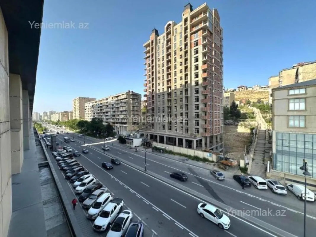 Satılır 4 otaqlı yeni tikili 105 m²