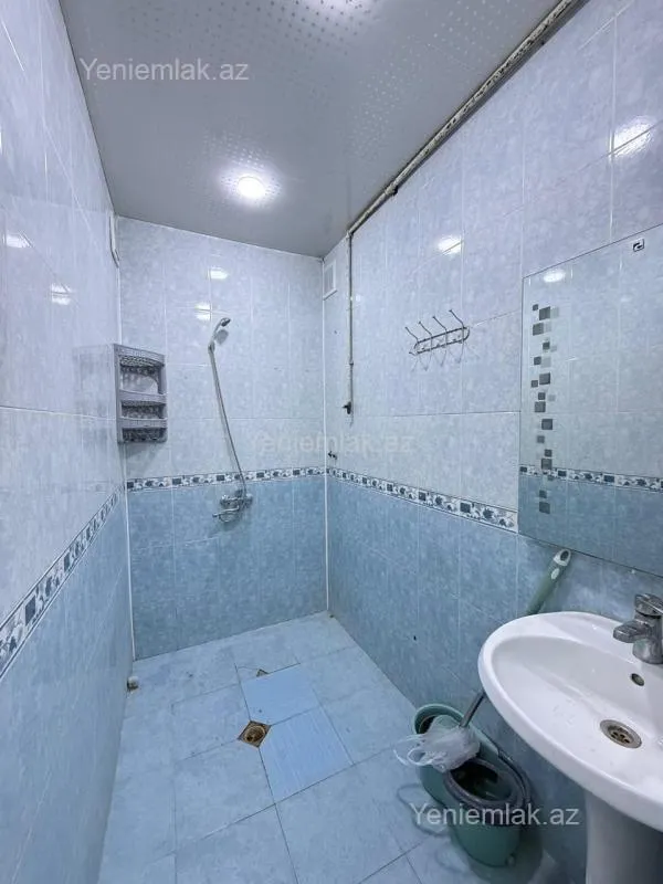 Satılır 2 otaqlı köhnə tikili 65 m²