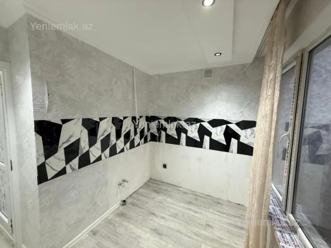 Satılır 2 otaqlı köhnə tikili 65 m²