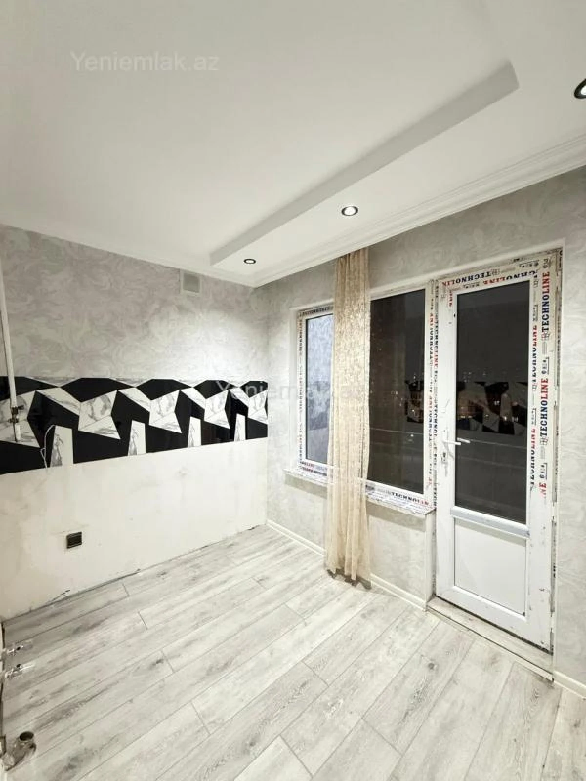 Satılır 2 otaqlı köhnə tikili 65 m²