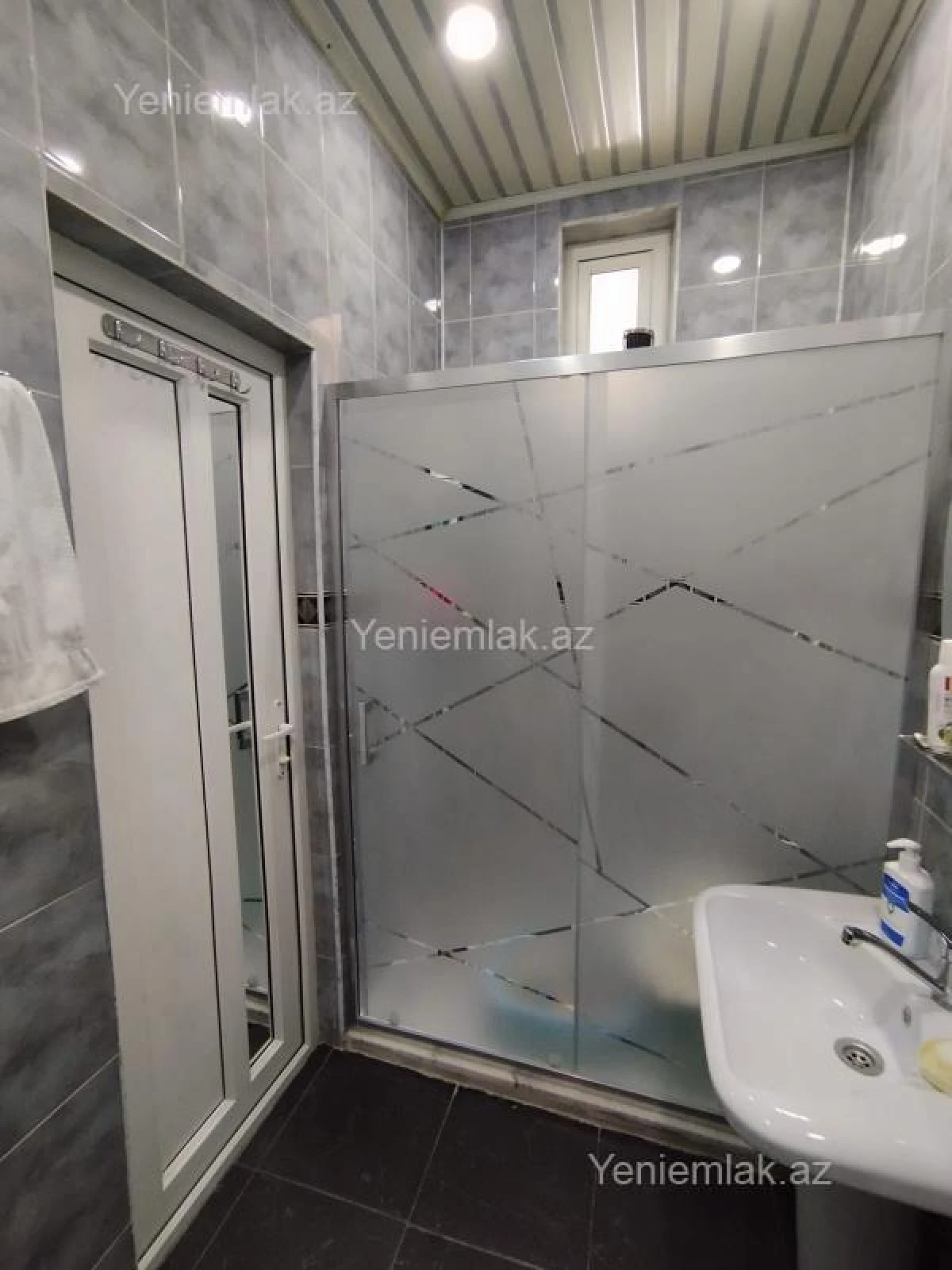 Satılır 2 otaqlı köhnə tikili 60 m²