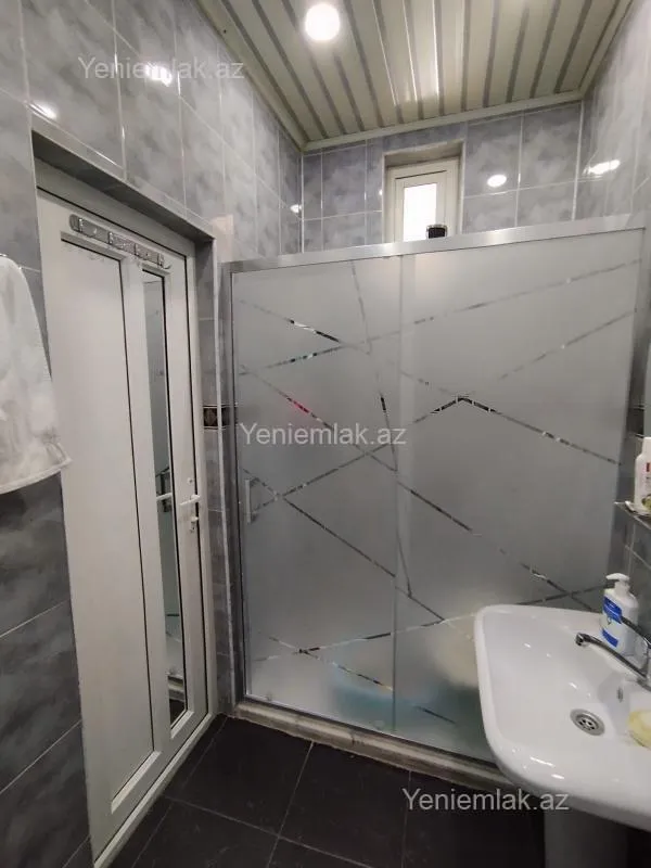 Satılır 2 otaqlı köhnə tikili 60 m²