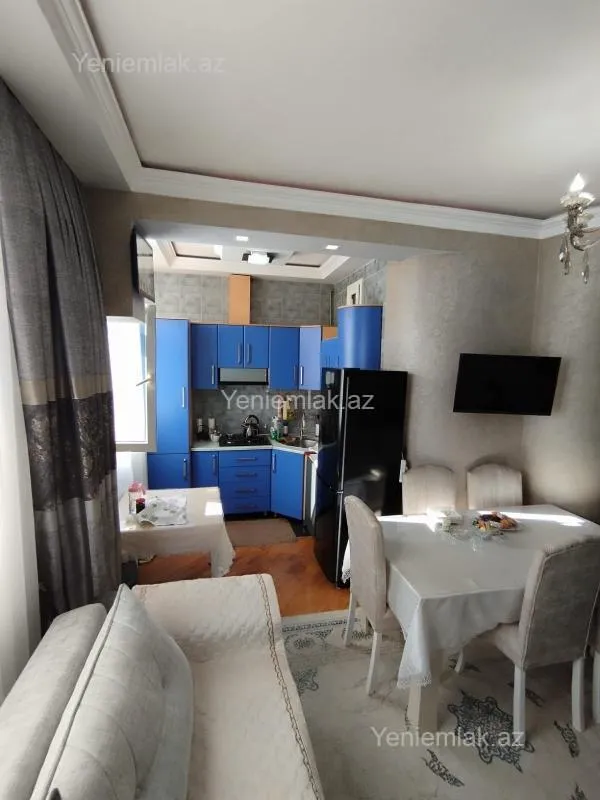 Satılır 2 otaqlı köhnə tikili 60 m²