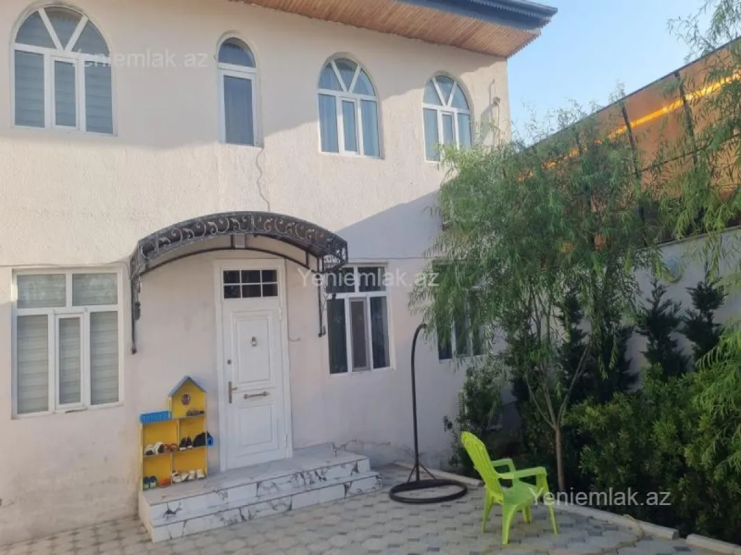 Satılır 6 otaqlı həyət evi 240 m²