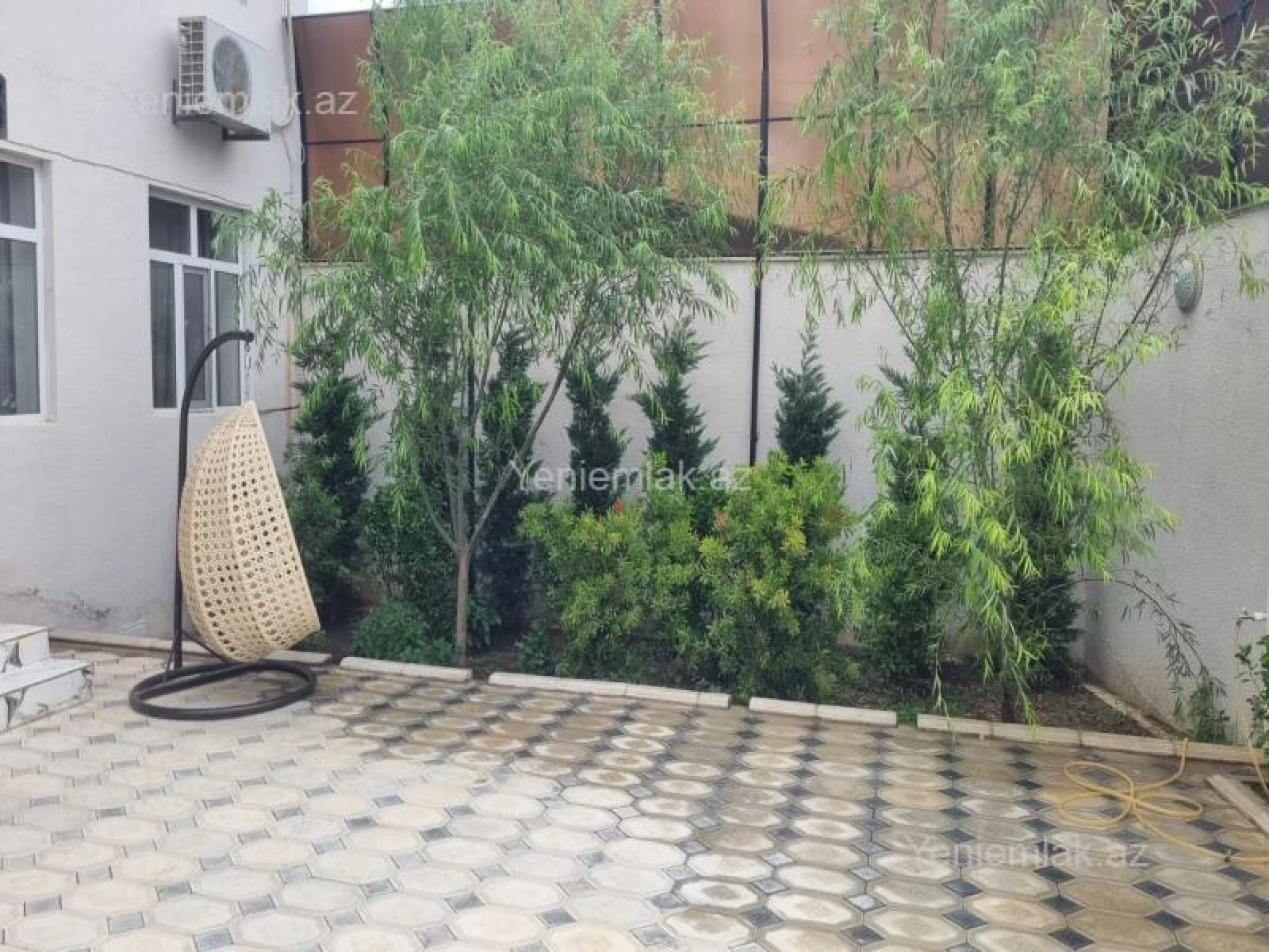 Satılır 6 otaqlı həyət evi 240 m²