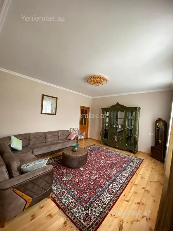 Satılır 6 otaqlı həyət evi 240 m²