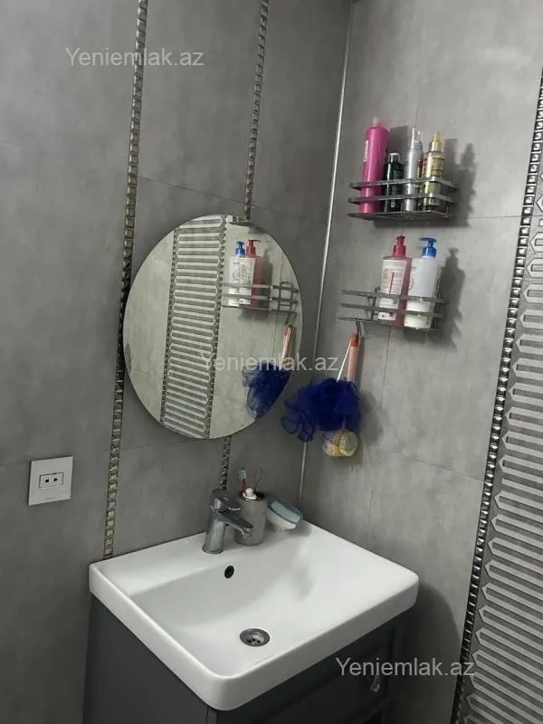 Satılır 3 otaqlı yeni tikili 100 m²