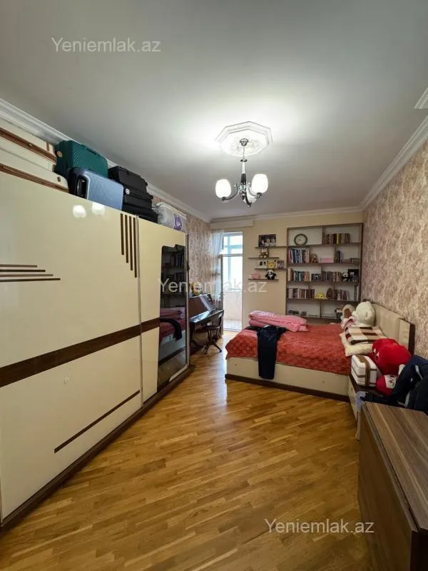 Satılır 4 otaqlı yeni tikili 156 m²