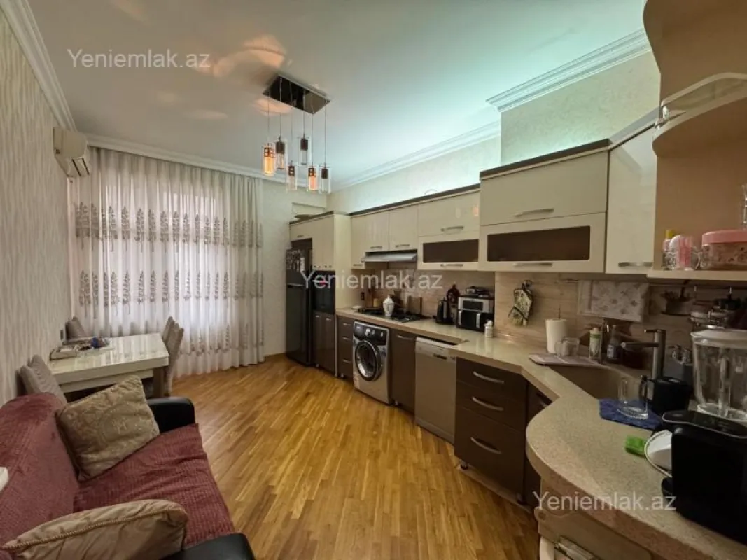 Satılır 4 otaqlı yeni tikili 156 m²