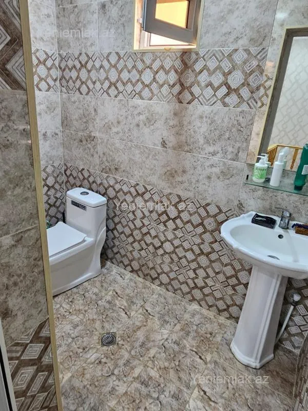 Satılır 4 otaqlı həyət evi 140 m²