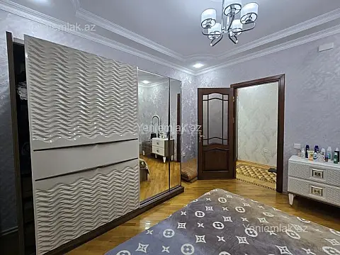 Satılır 3 otaqlı köhnə tikili 100 m²