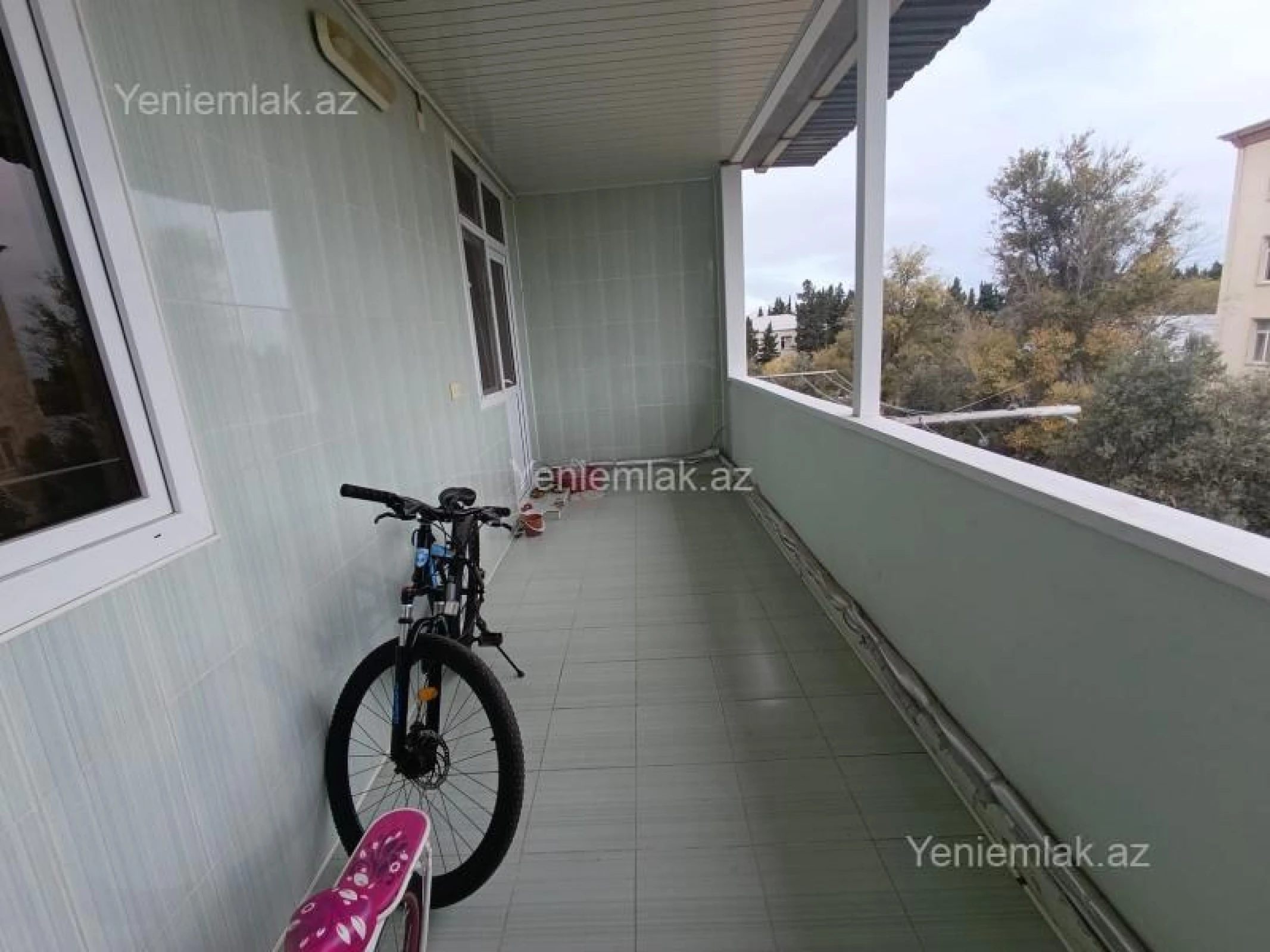 Satılır 3 otaqlı köhnə tikili 100 m²