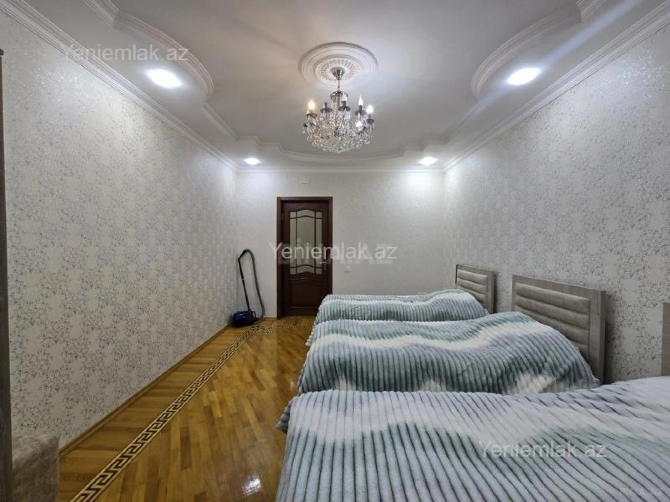 Satılır 3 otaqlı köhnə tikili 100 m²