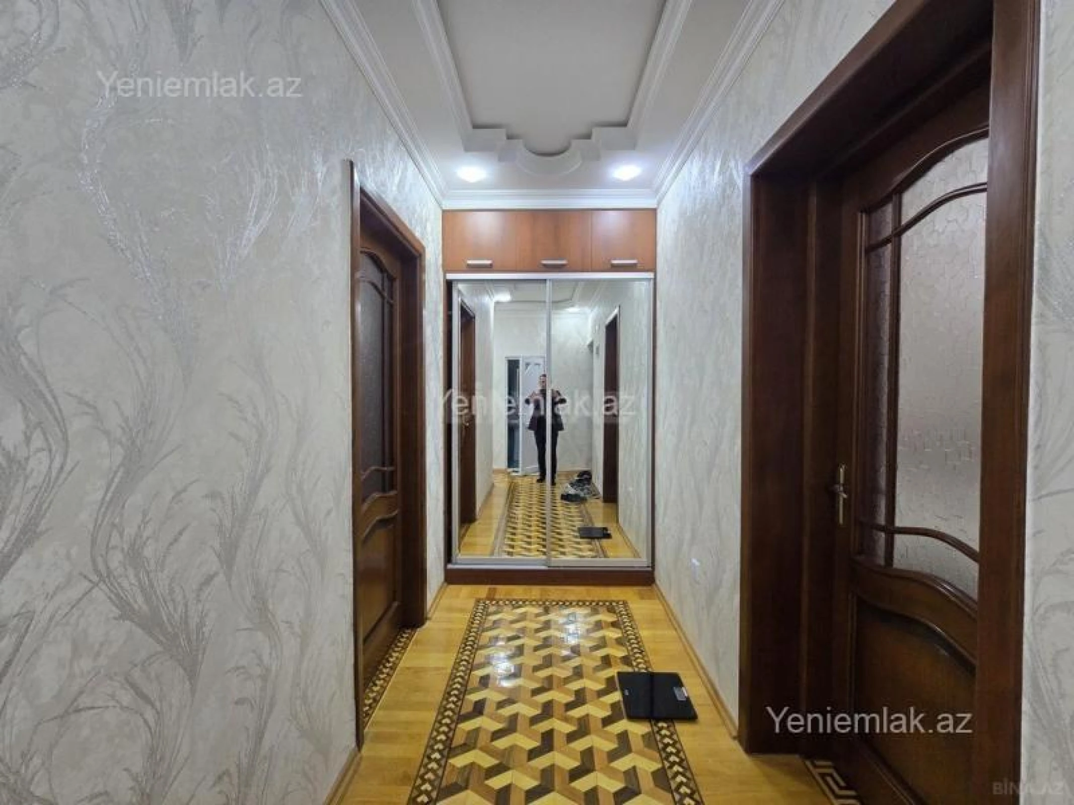 Satılır 3 otaqlı köhnə tikili 100 m²