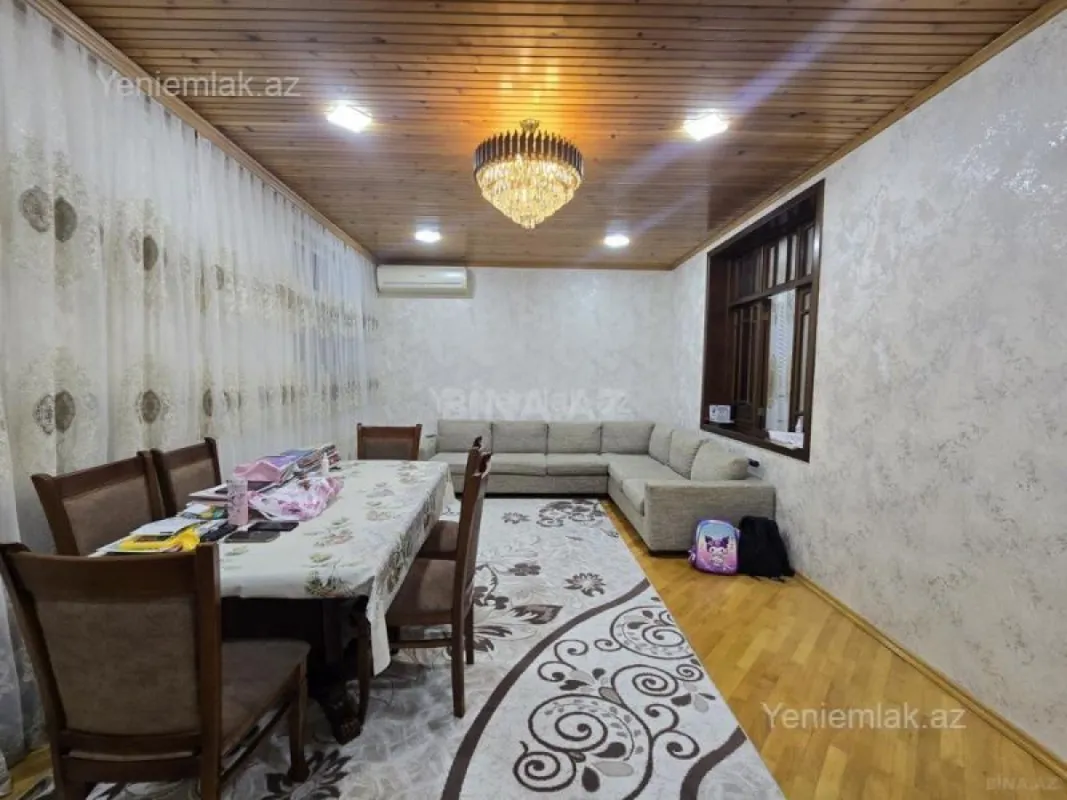 Satılır 3 otaqlı köhnə tikili 100 m²