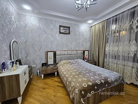 Satılır 3 otaqlı köhnə tikili 100 m²