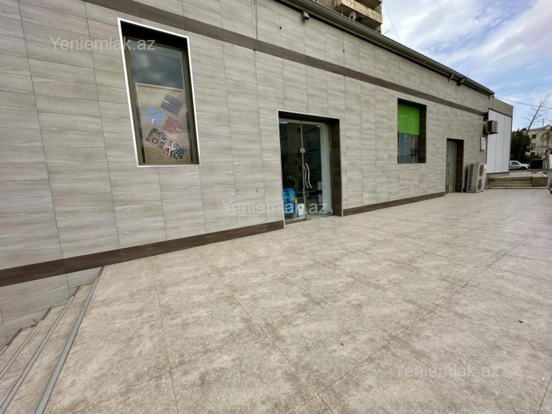 Satılır 4 otaqlı obyekt 250 m²