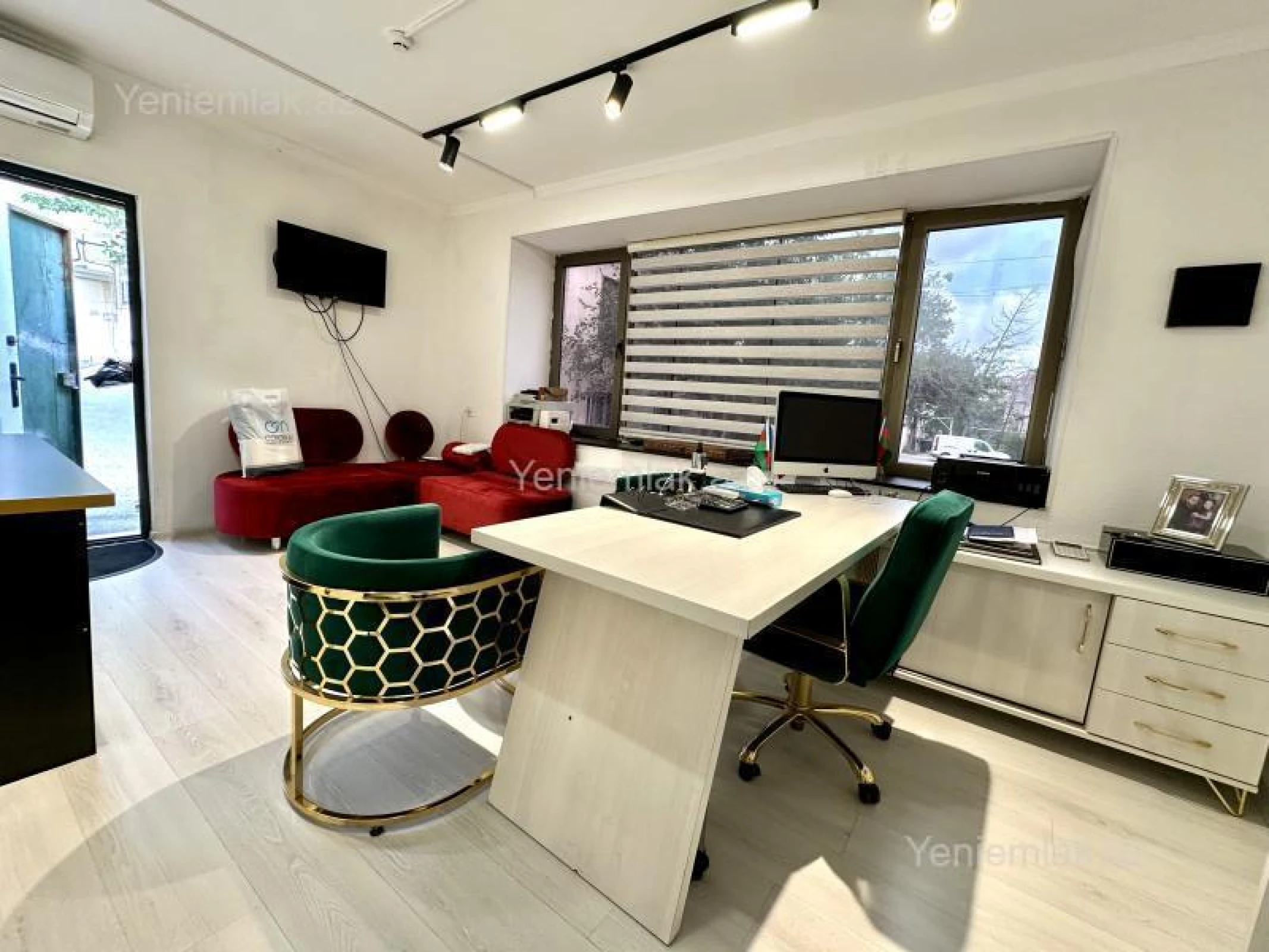 Satılır 4 otaqlı obyekt 250 m²