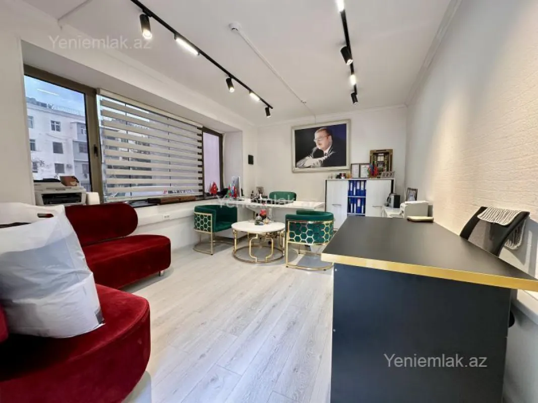 Satılır 4 otaqlı obyekt 250 m²