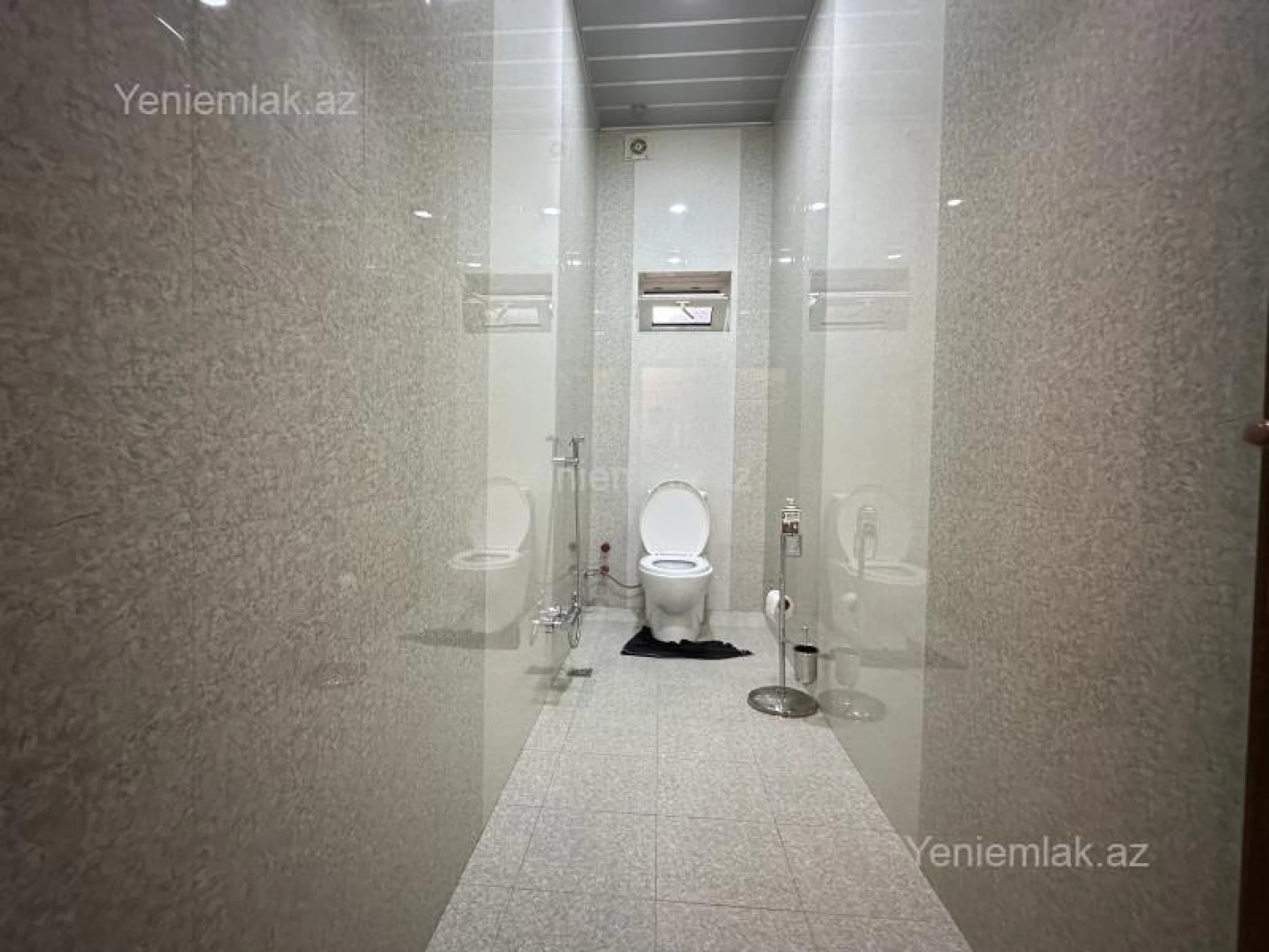 Satılır 5 otaqlı həyət evi 200 m²