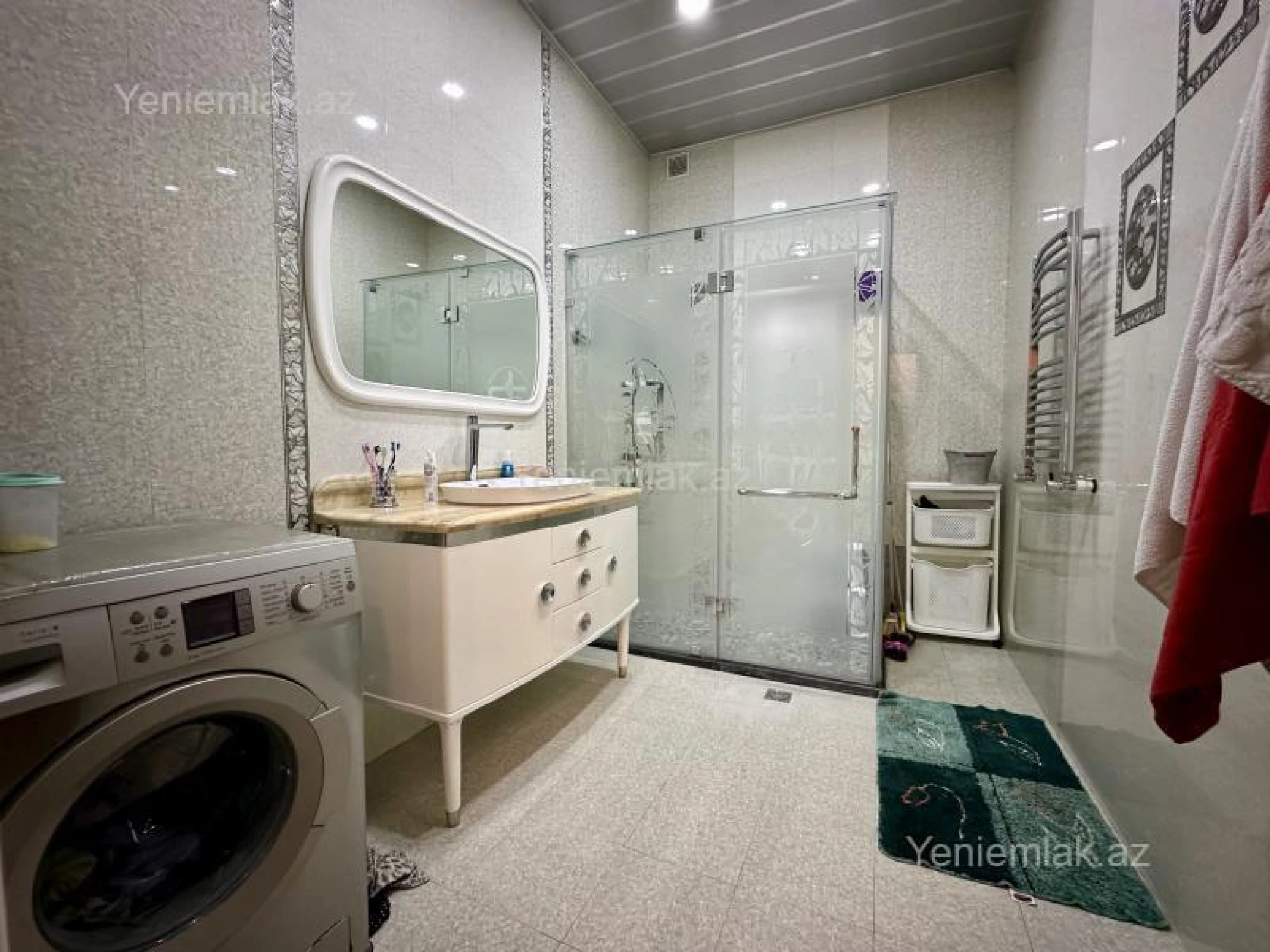 Satılır 5 otaqlı həyət evi 200 m²