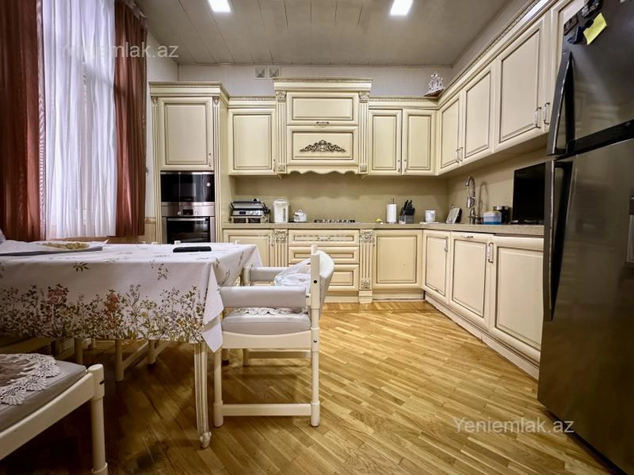 Satılır 5 otaqlı həyət evi 200 m²