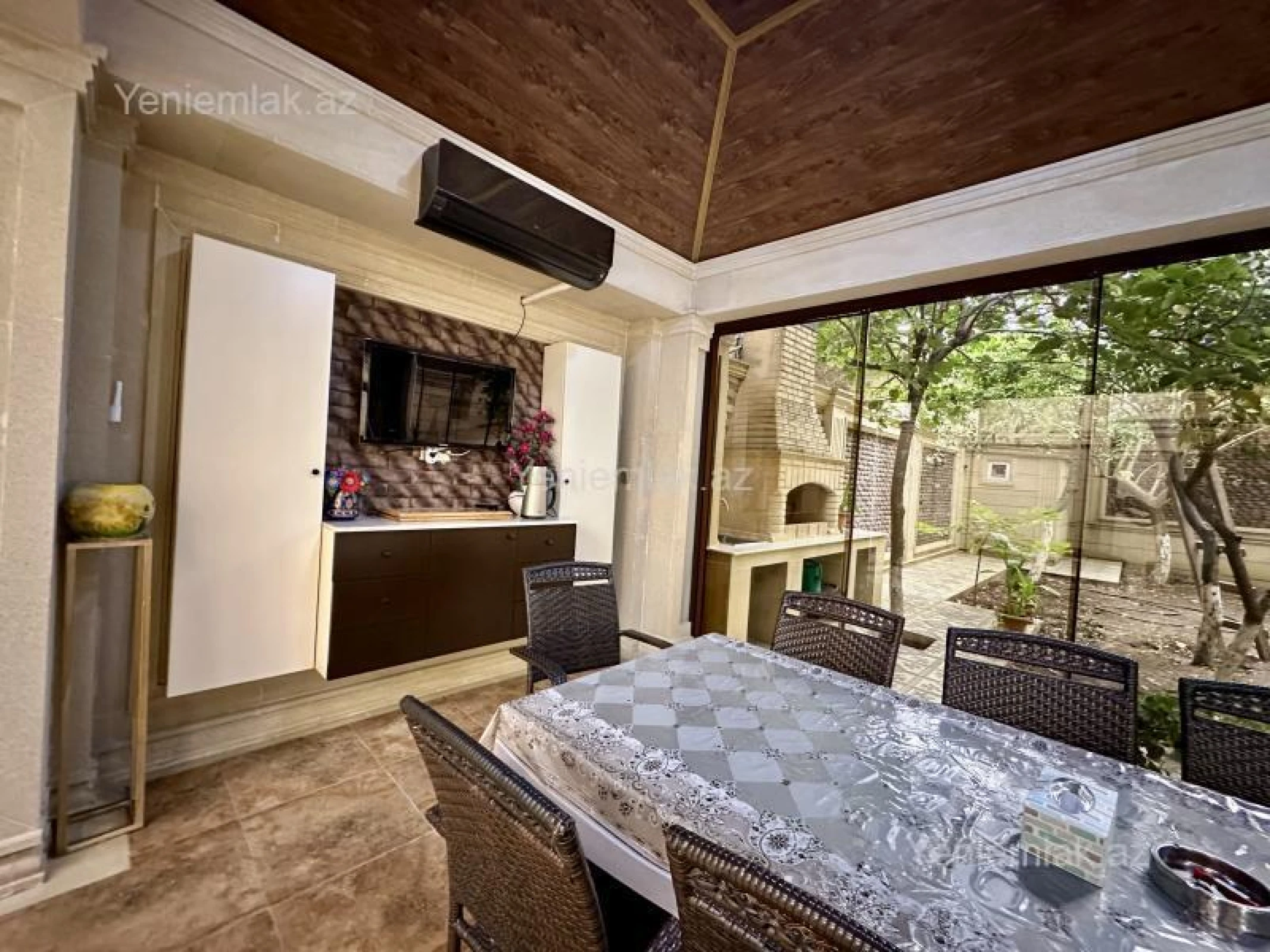 Satılır 5 otaqlı həyət evi 200 m²