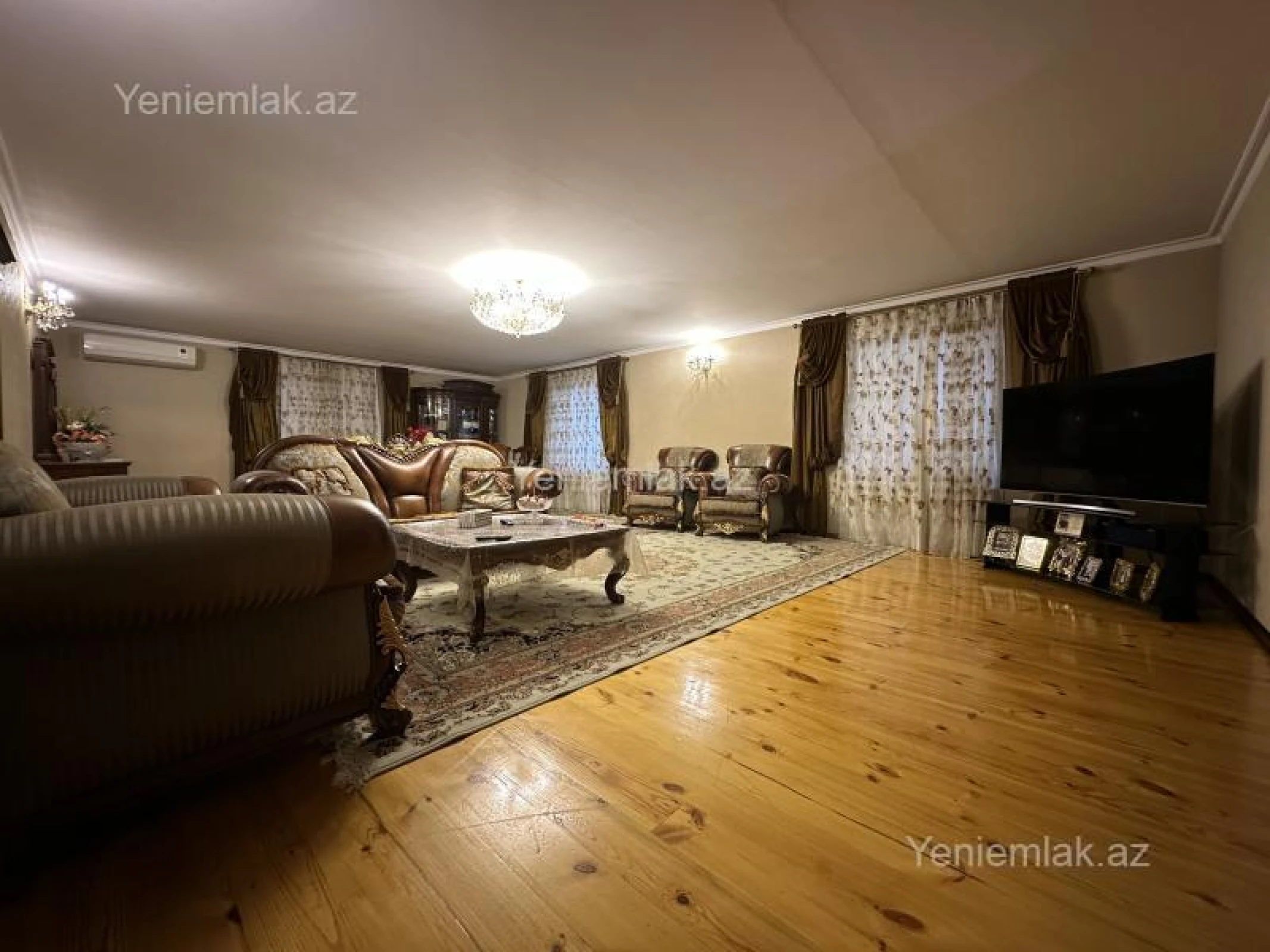 Satılır 5 otaqlı həyət evi 200 m²