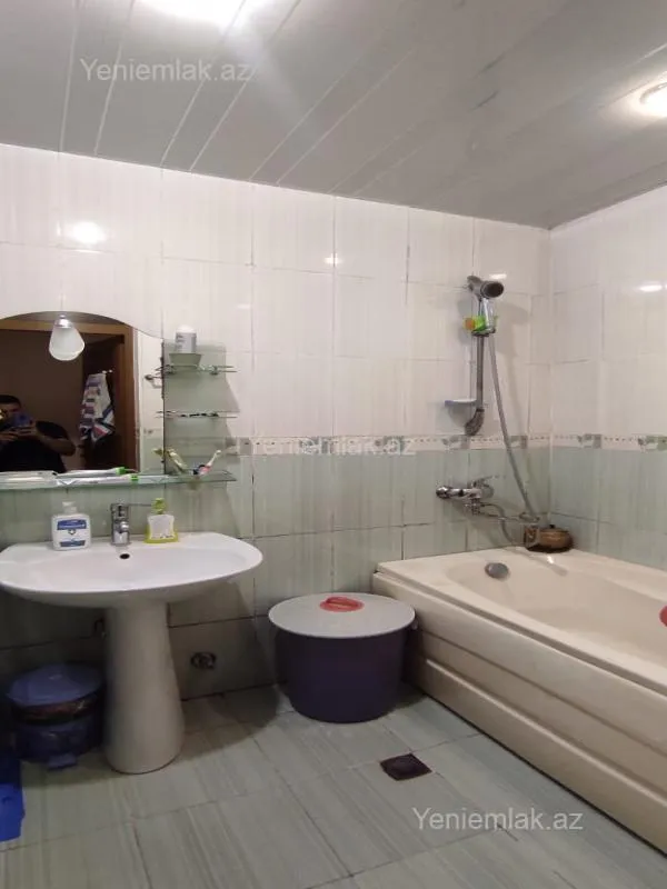 Satılır 4 otaqlı köhnə tikili 92 m²