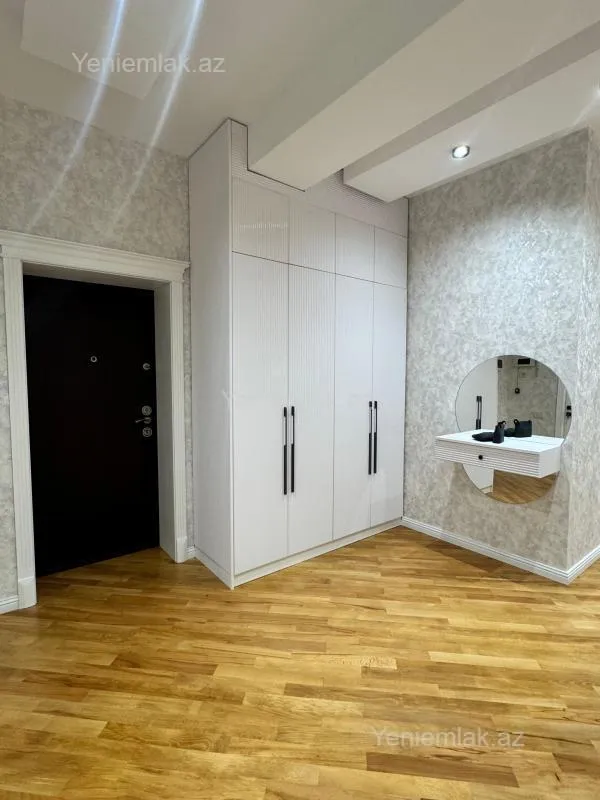 Satılır 4 otaqlı yeni tikili 155 m²