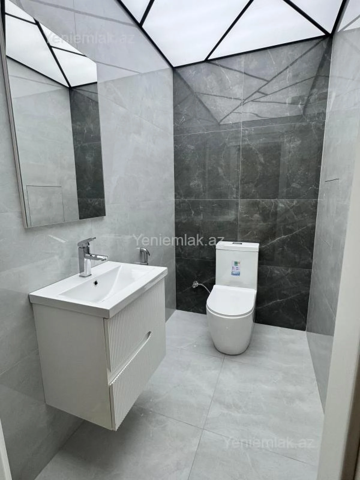 Satılır 4 otaqlı yeni tikili 155 m²