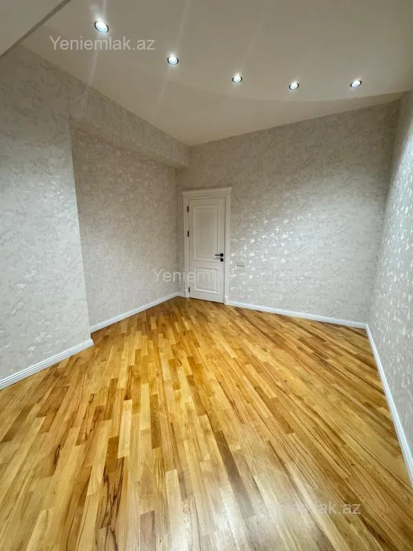 Satılır 4 otaqlı yeni tikili 155 m²