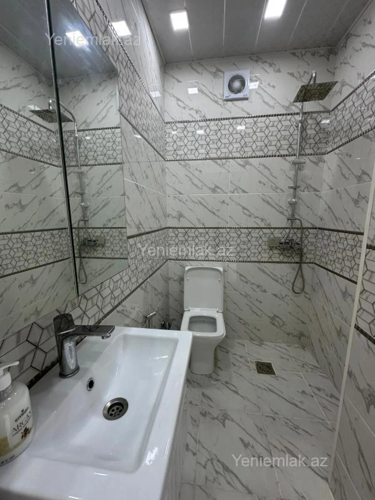 Satılır 3 otaqlı yeni tikili 60 m²