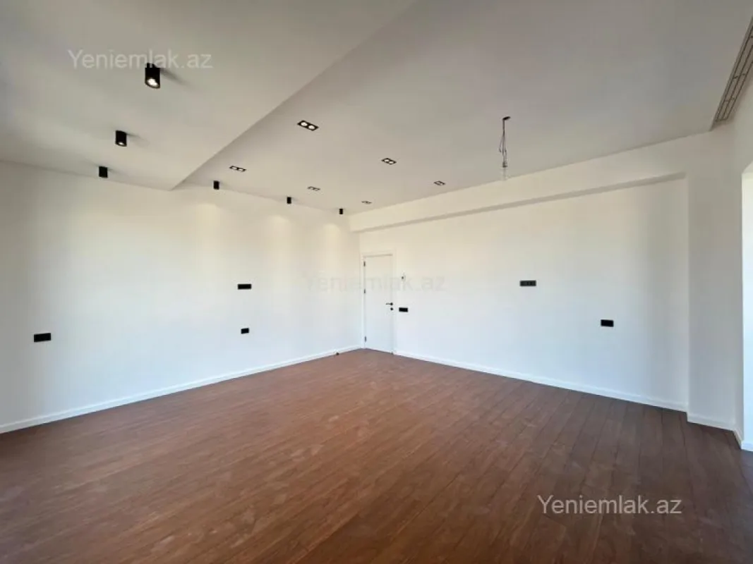 Satılır 3 otaqlı yeni tikili 130 m²